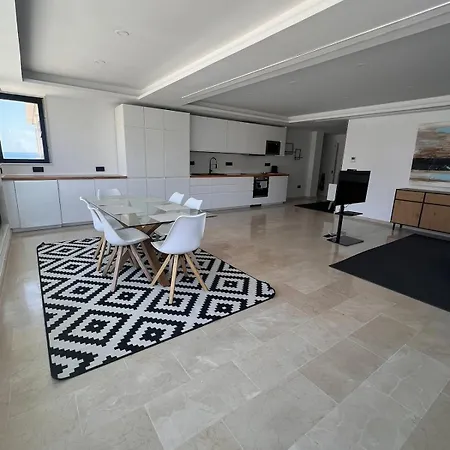 Premium First Line Beachside Views By Turivida Апартаменти Фуенхірола