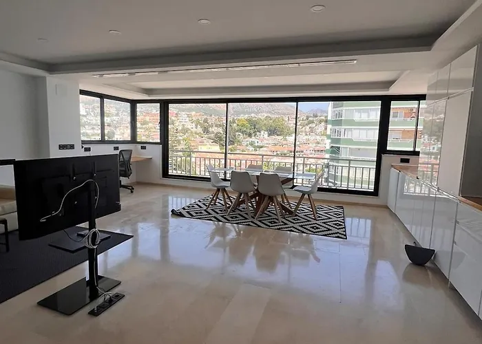 Апартаменти Premium First Line Beachside Views By Turivida Фуенхірола